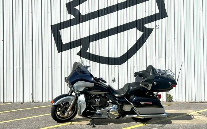 2019 Harley-Davidson® Ultra Limited Low Midnight Blue/Barracuda Silver