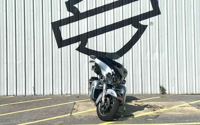 2019 Harley-Davidson® Ultra Limited Low Midnight Blue/Barracuda Silver