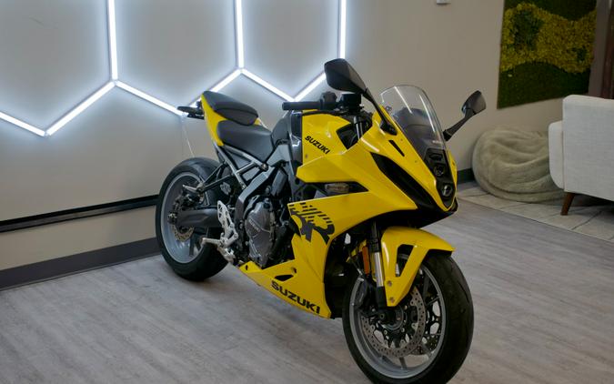 2024 Suzuki GSX-8R Base