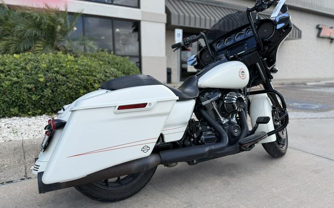 2018 Harley-Davidson Street Glide Special Bonneville Salt Denim