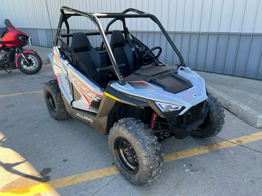 2024 Polaris RZR 200 EFI