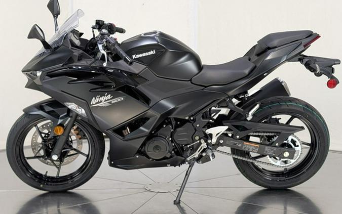 2026 Kawasaki Ninja 500 ABS Metallic Flat Spark Black
