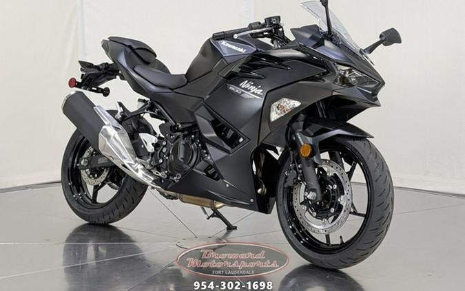2026 Kawasaki Ninja 500 ABS Metallic Flat Spark Black