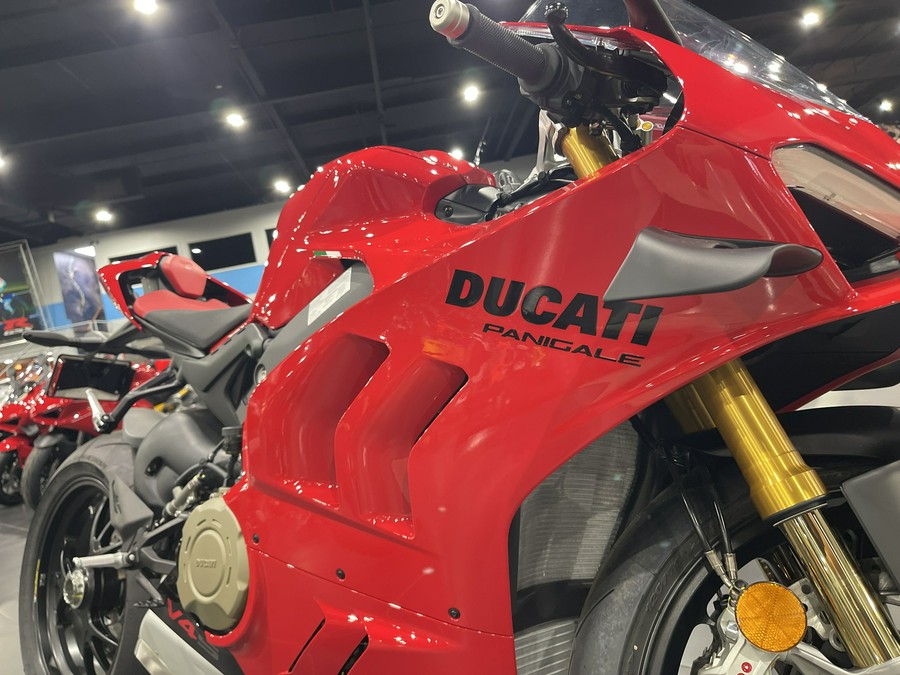 2024 DUCATI PANIGALE V4 S