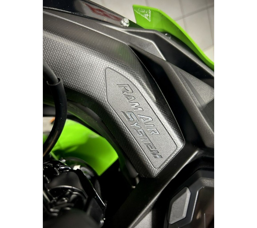 2024 Kawasaki Ninja® ZX™-4RR KRT Edition ABS