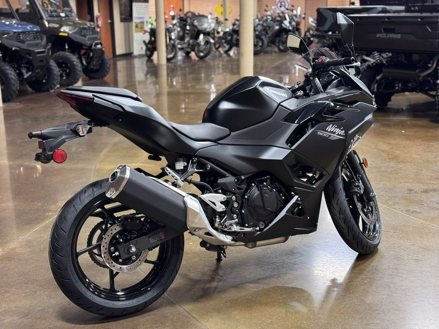 2026 Kawasaki Ninja® 500