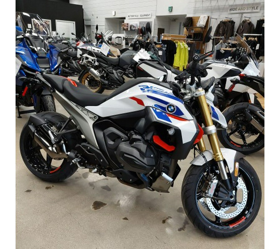 2026 BMW R 1300 R