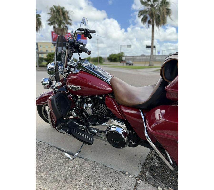 2020 Harley-Davidson Road King Billiard Red