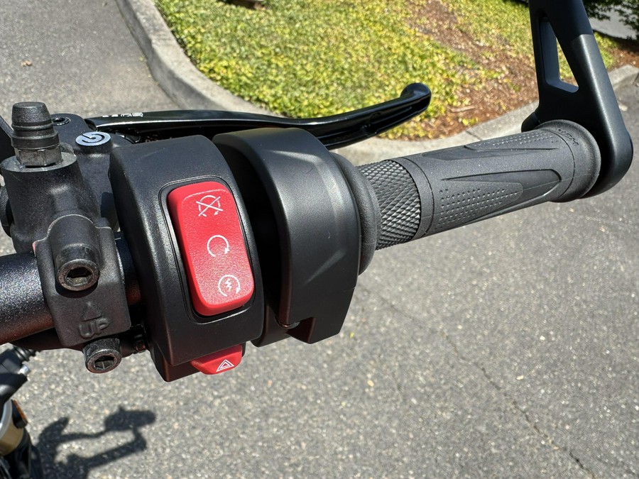 2025 Triumph Speed Twin RS 1200 - BAJA ORANGE - SAPPHIRE BLACK