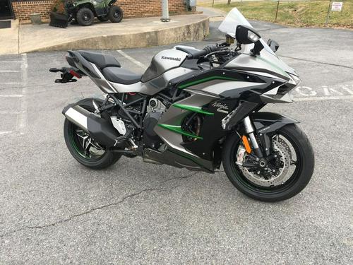 2019 Kawasaki Ninja H2 SX SE+ Review: Supercharged Travel