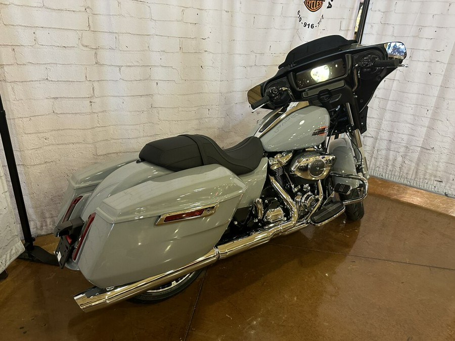 2024 Harley-Davidson Street Glide® FLHX Billiard Gray