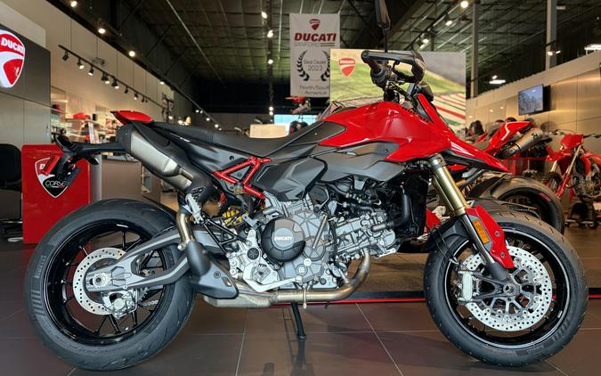 2027 Ducati HYPERMOTARD V2