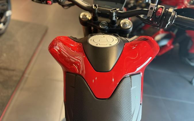 2027 Ducati HYPERMOTARD V2