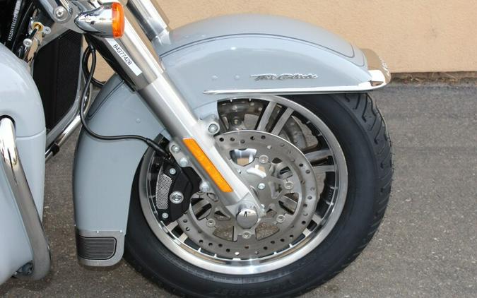 Harley-Davidson Tri Glide Ultra 2024 FLHTCUTG 84514236 BILLIARD GRAY W/ PINS