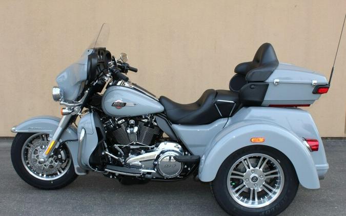 Harley-Davidson Tri Glide Ultra 2024 FLHTCUTG 84514236 BILLIARD GRAY W/ PINS