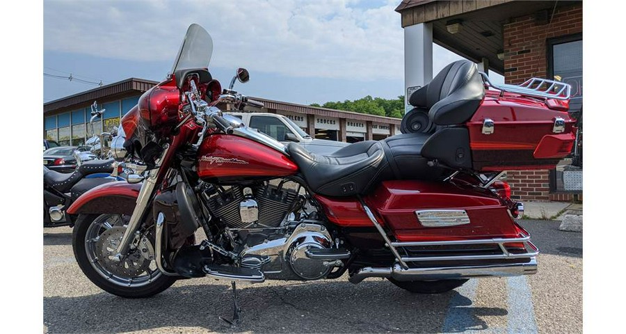 2009 Harley-Davidson® CVO™ Ultra Classic® Electra Glide®