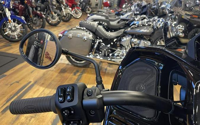 2024 Indian Motorcycle® Pursuit® Dark Horse® with PowerBand Audio Package Black Smoke