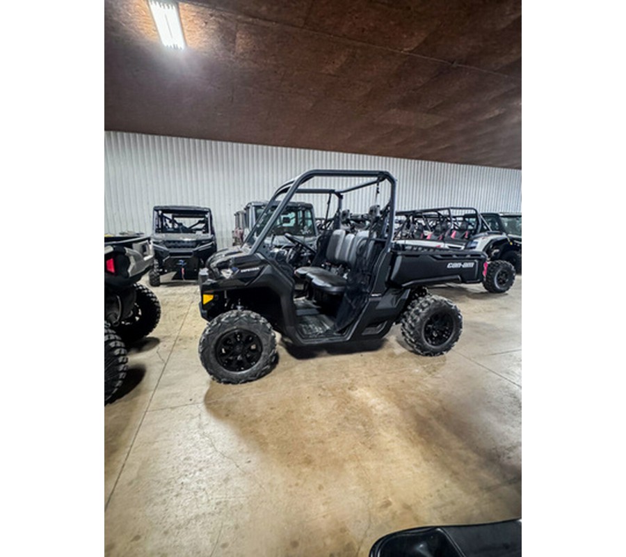 2025 Can-Am Defender DPS HD9 Stealth Black