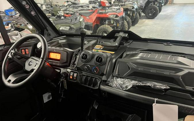 2024 Can-Am® Defender DPS CAB HD9