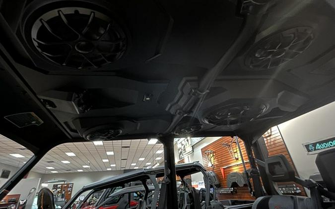 2026 Can-Am Defender MAX X Mr HD11 With Half-Doors