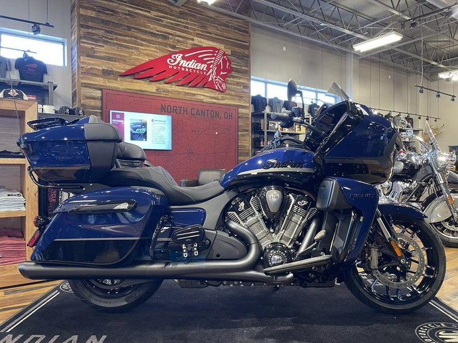 2024 Indian Motorcycle® Pursuit® Dark Horse® with PowerBand Audio Package Springfield Blue