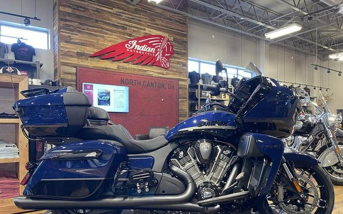 2024 Indian Motorcycle® Pursuit® Dark Horse® with PowerBand Audio Package Springfield Blue