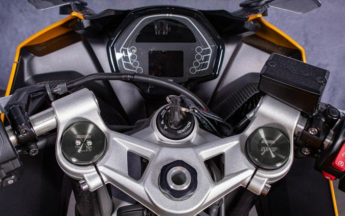 2026 Triumph Daytona 660 Cosmic Yellow / Sapphire Black 660 Sapphire Black
