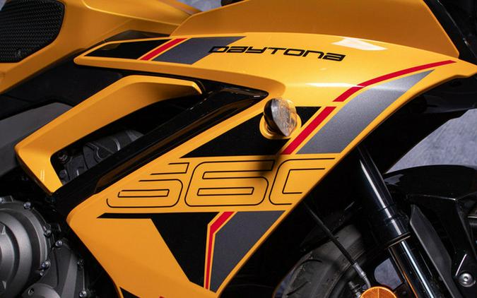 2026 Triumph Daytona 660 Cosmic Yellow / Sapphire Black 660 Sapphire Black