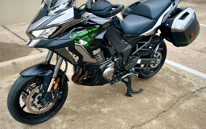 2022 Kawasaki Versys 1000 SE LT+