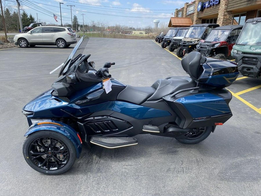 2024 Can-Am® Spyder RT Limited Dark Wheels