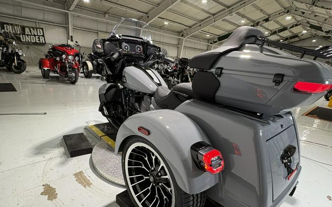 2026 Harley-Davidson® Street Glide 3 Limited Dark Billiard Gray Black Trim