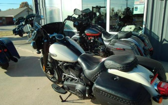 2022 Harley-Davidson® FLHCS - Heritage Classic 114