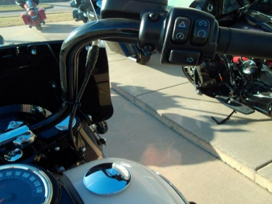 2022 Harley-Davidson® FLHCS - Heritage Classic 114