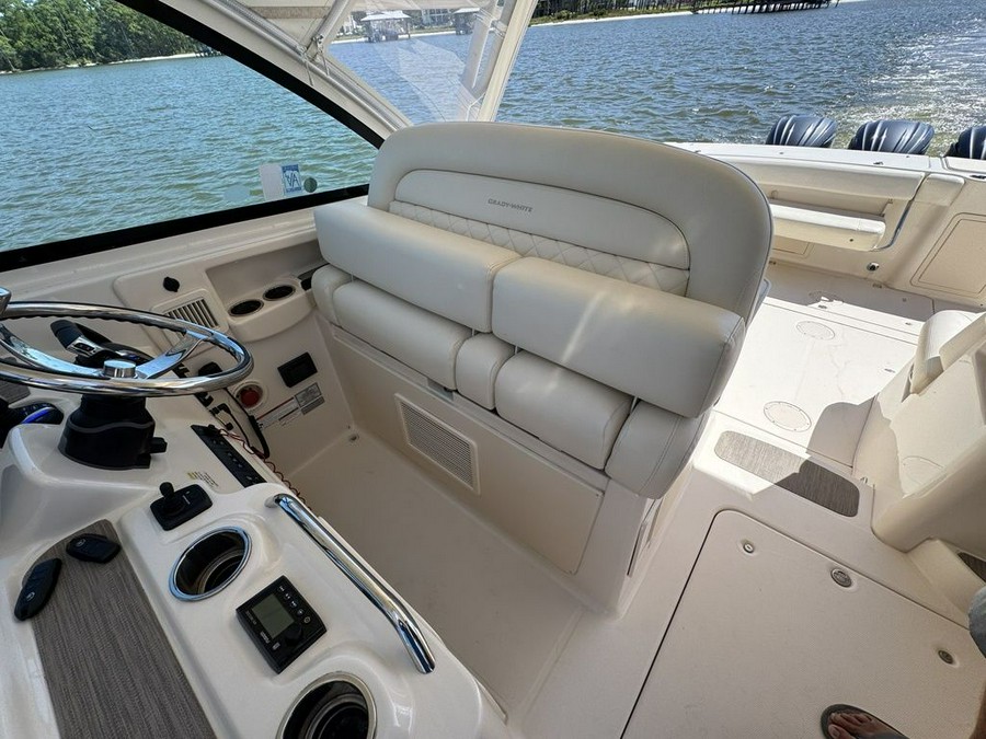 2021 Grady-White Freedom 375