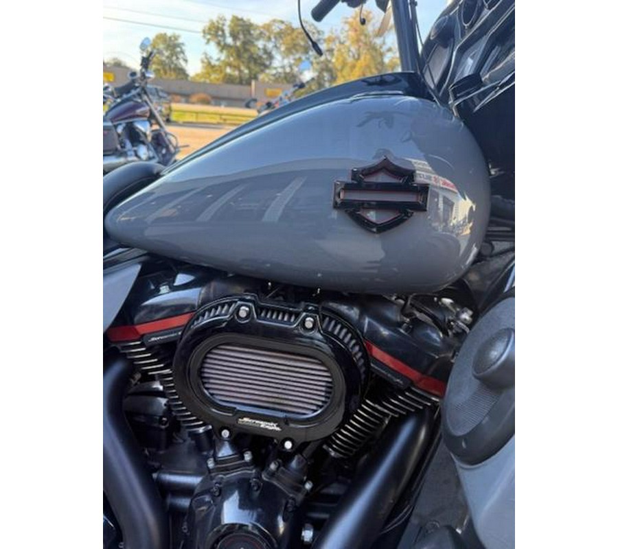 2018 Harley-Davidson® FLHXSE - CVO™ Street Glide®