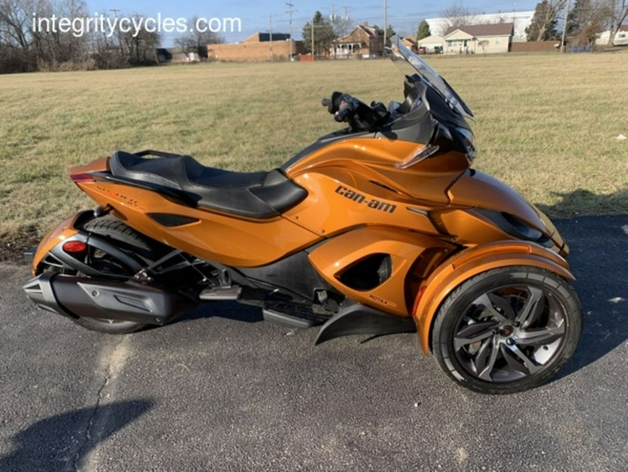 2014 Can-Am® Spyder® ST-S SE5