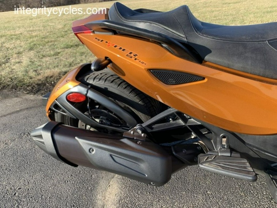 2014 Can-Am® Spyder® ST-S SE5