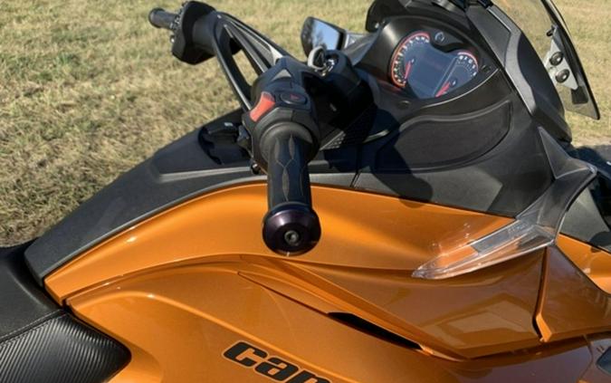 2014 Can-Am® Spyder® ST-S SE5