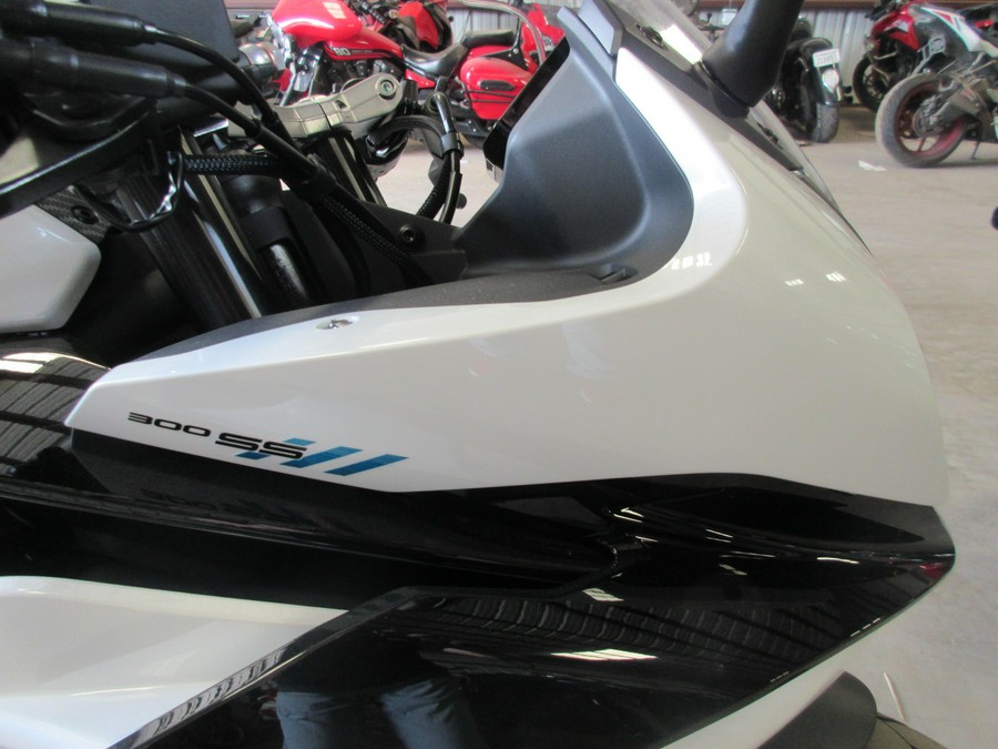 2026 CFMOTO 300SS