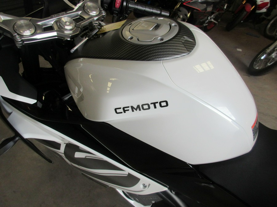 2026 CFMOTO 300SS