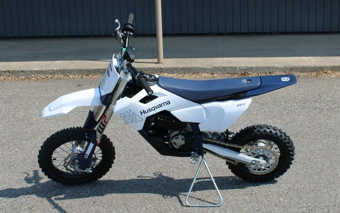 2027 HUSQVARNA EE 5