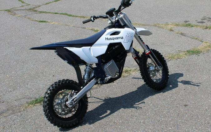 2027 HUSQVARNA EE 5