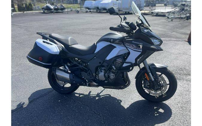 2019 Kawasaki Versys 1000 SE LT+ Review (19 Fast Facts)