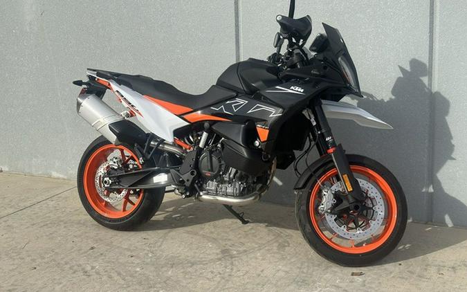 2024 KTM SMT 890