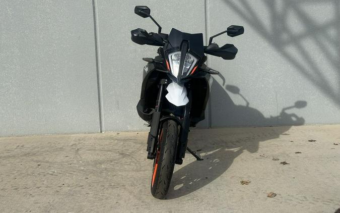 2024 KTM 890 SMT