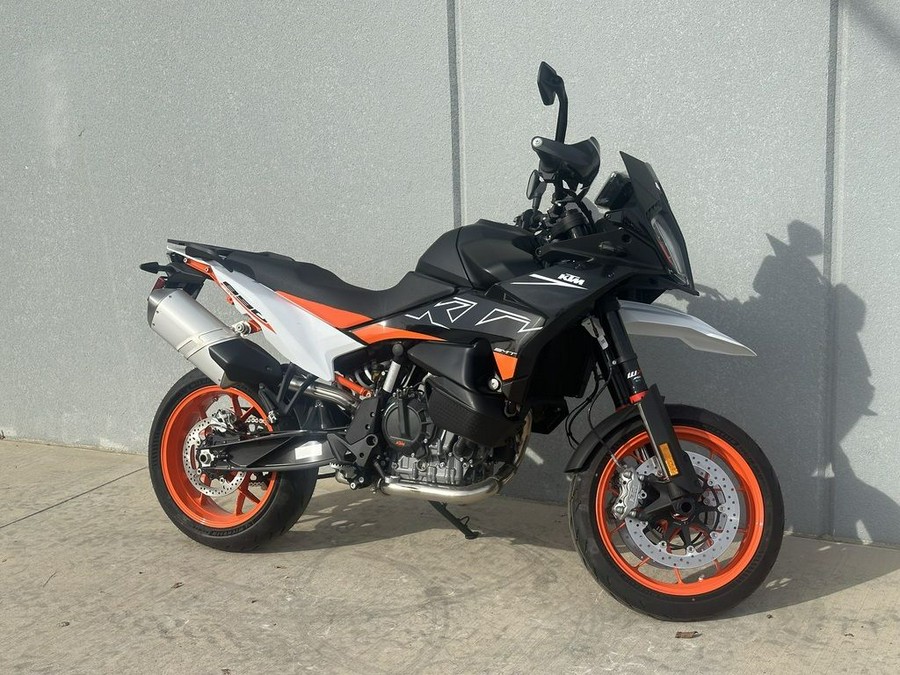 2024 KTM 890 SMT