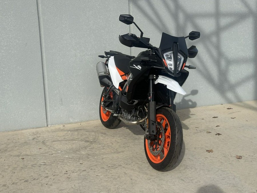 2024 KTM 890 SMT