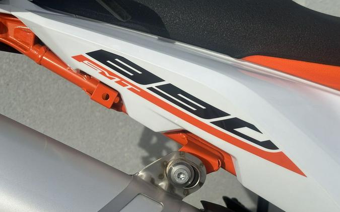 2024 KTM 890 SMT