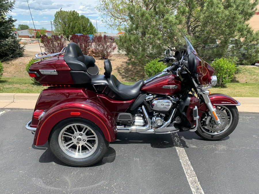 2017 Harley-Davidson Tri Glide Ultra Mysterious Red/Velocity Red