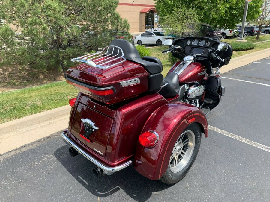 2017 Harley-Davidson Tri Glide Ultra Mysterious Red/Velocity Red